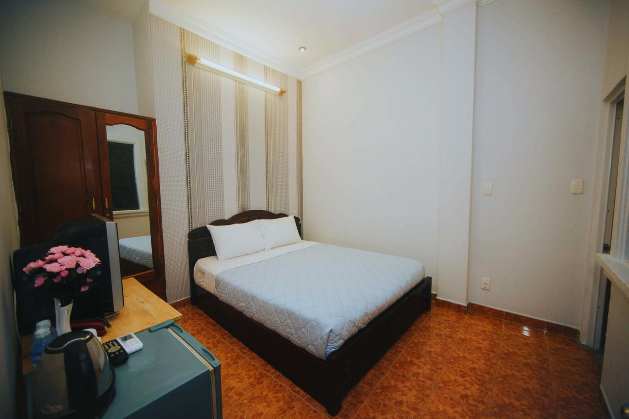 Ha Vy Hotel Хошимин Екстериор снимка