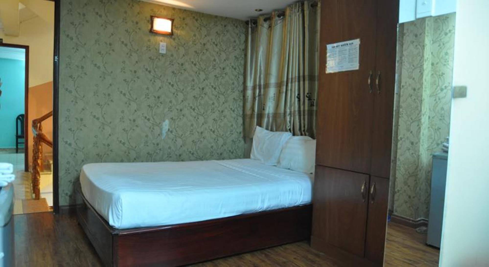 Ha Vy Hotel Хошимин Екстериор снимка