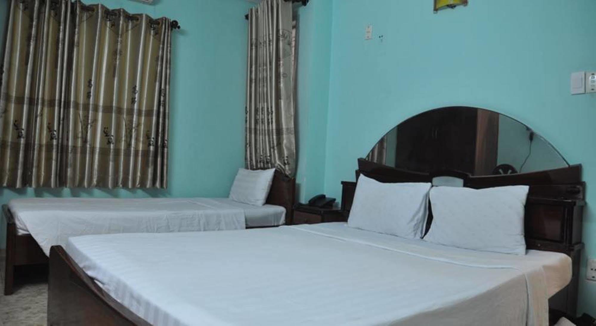 Ha Vy Hotel Хошимин Екстериор снимка